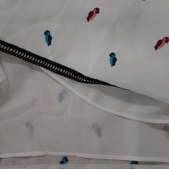 BCBGeneration White Dress Blue Pink Parrot Print Size S NWT - Picture 11 of 16